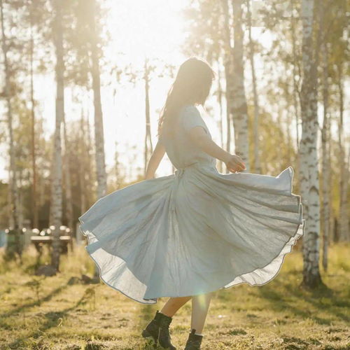 日簽 面包樹(shù)上的女人